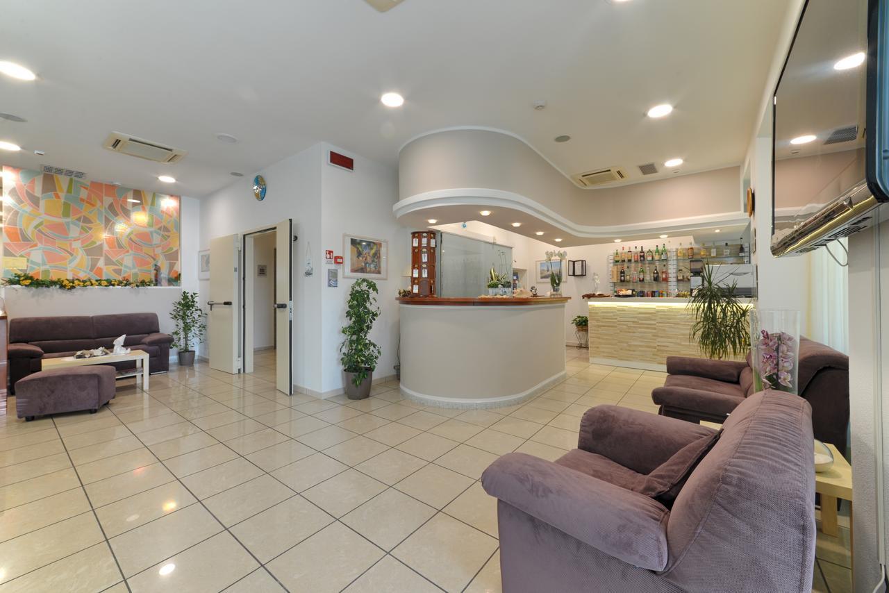 Hotel Taormina Риччоне Екстер'єр фото